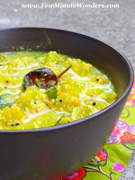 Poosanikai Kootu/ White Pumpkin In Coconut Gravy | South Indian Curries, Pesto Paneer, Kerala Meals, Dahi Chicken Recipe, Pineapple Curry Recipe, Paneer Sandwich Recipe, Gluten Free Indian Food, Sandwich With Pesto, Kerala Dishes