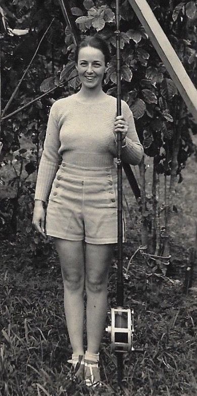 1950s Exercise, 1930s Sportswear, 1950s Sportswear, 1940s Aesthetic, Detective Aesthetic, Retro Gym, Exercise Clothing, Ski Sport, Costume Inspo