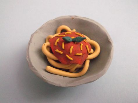 Playdoh Food Ideas, Clay Food Easy Diy, Small Clay Food Ideas, Mini Air Dry Clay Food Ideas, Tiny Clay Food Easy, Clay Challenge, Play Dough Crafts, Air Dry Clay Food Miniature, Spaghetti Bolognese