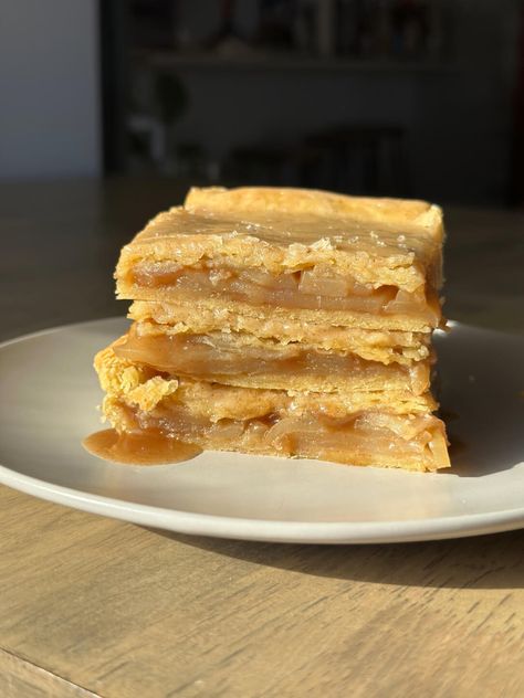 Apple Slices with Brown Butter Glaze | Hailee Catalano Recipes | Cafe Hailee Brown Butter Glaze, Apple Slice Recipe, Butter Glaze, Apple Pie Bars, Apple Glaze, Sweet Foods, Pie Bars, Slices Recipes, Apple Desserts