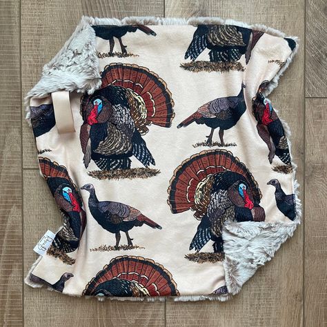 To add embroidered personalization, click this listing: https://www.etsy.com/listing/1583332519/personalized-embroidery-add-to-your-paci Introducing our adorable turkey hunting print and soft minky backing of your choice! Our items are made for both style and comfort. Each item is crafted from luxuriously soft minky fabric, ensuring a gentle touch against your little one's delicate skin. What sets this cuddly item apart is its ability to bring comfort to your baby through the scent of their moth Hunting Nursery Theme, Hunting Baby Shower Theme, Baby Boy Hunting, Hunting Nursery, Duck Nursery, Binky Holder, Hunting Baby, Diy Couples Costumes, Hunting Themes