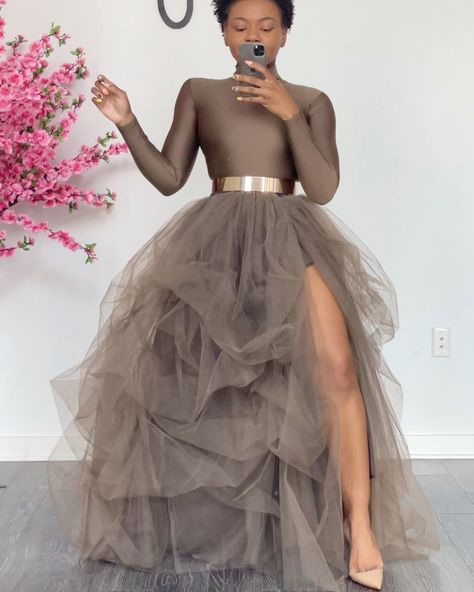 Oyemwen on Instagram: “Coco 🤎 #oyemwen” Maternity Photography Studio, Tulle Sleeves, 2 Piece Skirt Set, Turtle Neck Top, Birthday Photoshoot, Birthday Dresses, 2 Piece Set, Tulle Dress, Dressed Down