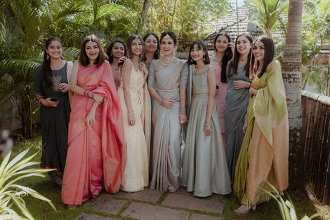 A Fairytale Kerala Wedding With Eye-Catching Bridal Outfits Kerala Bridesmaid Dresses Hindu, Kerala Wedding Outfits Sisters, Kerala Wedding Guest Outfit, South Indian Wedding Guest Outfit, Dress Code For Kerala Wedding, Bride Sister Dress Indian, Pastel Ootd, Indian Wedding Guest Dress, Sisters Photography