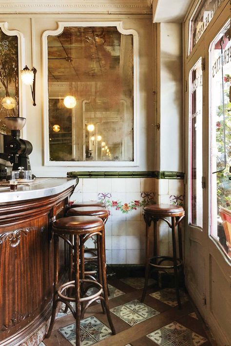 French Bistro Aesthetic, Paris Wine, Amsterdam Houses, Interiors Inspiration, Cafe Bistro, London Bars, French Cafe, Bar Interior, French Bistro