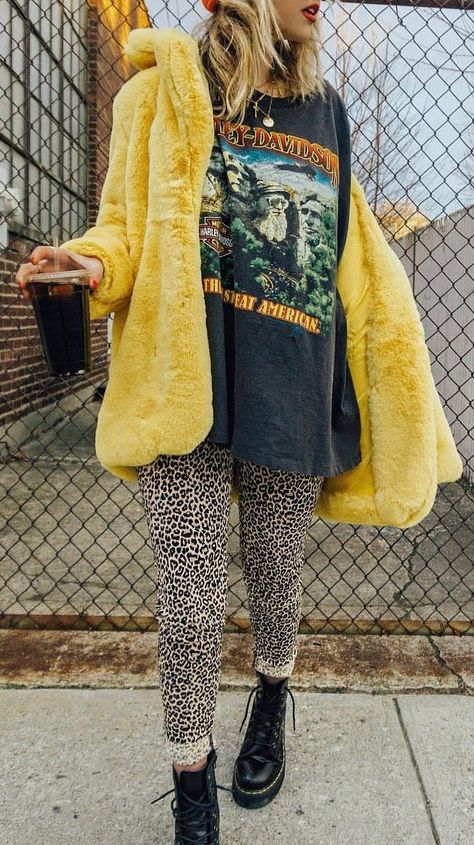 70s Inspired Fall Fashion, Birthday Outfit Women Winter, Pop Art Style Fashion, Spunky Outfits, Tyler Fashion, Concert Outfit Plus Size, Curvy Street Style, Girls Vibes, Look Boho Chic