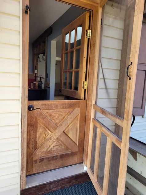 Diy Screen Door, Design Websites, Door Ideas, Diy Door, Screen Door, Diy Patio, Decor Rustic, Wood Pallets, Rustic Home Decor