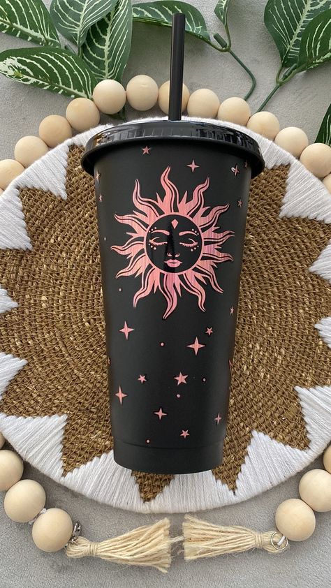 Holographic Tumbler, Moon Cup, Trendy Water Bottles, The Moon And The Stars, Vinyl Tumblers, Love Astrology, Cold Cups, Moon And Sun, Cup Crafts