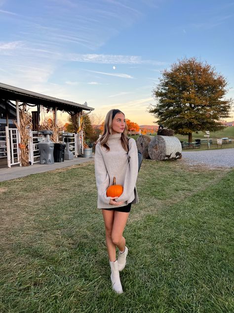 outfit, sweater weather, pumpkin patch, boots, fall, outfit inspo, poses Pumpkin Patch Dti Outfit, Fall Outfits Aesthetic Pumpkin Patch, Pumpkin Patch Ig Pictures, Fall Punkin Patch Outfit, Pumpkin Patch Instagram, Pumpkin Patch Outfit, Fall Photoshoot, White Sweaters, Sweater Weather