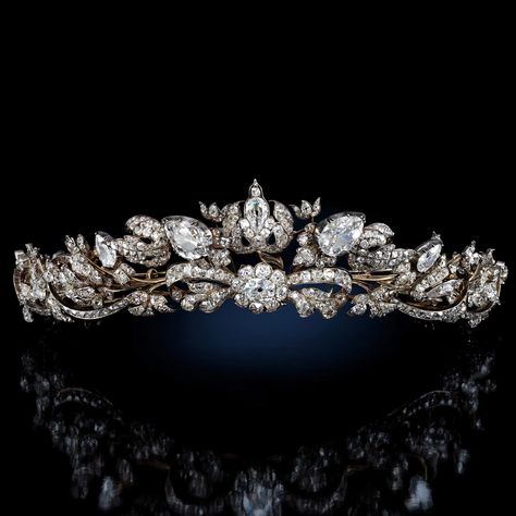 Real Diamond Tiara, Garrard Tiara, Sothebys Tiara, Garrard Jewelry, Queen Elizabeth Tiaras, Fantasy Tiara, Diamond Diadem, Diamond Tiara Wedding, Tiara Royal