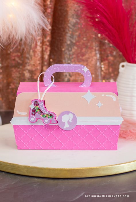 Retro Makeup Box - Gift Box Cut File - Designs By Miss Mandee Makeup Box Gift, Box Papercraft, Press Kit Design, 2024 Ramadan, Diy Gift Box Template, Craft Cricut, 90s Barbie, Barbie Gifts, Barbie Box