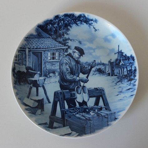 Dutch Landscape, Hanging Plates, Delft Blue, Wooden Shoes, Decorative Pottery, Landscape Artist, Fireplace Mantle, Blue Plates, Collectable Plates