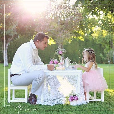 “Love this picture!! Daddy & daughter tea party!! By @vita_podolyan_photography #daddysgirl #teaparty #hightea #poshkids #storybookbliss #events…” Princess Photo Shoot, Father Daughter Photos, Daughter Photo Ideas, Father Daughter Photography, Toddler Photos, Photo Shoot Ideas, Princess Photo, Father And Daughter, Foto Art