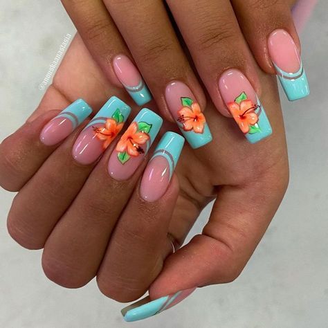 Nail Hawaiian Flower Designs, Hawaiian Inspired Nails, Hibiscus Flower Nails Acrylic, Hawaiian Nail Designs Tropical Flowers, Purple Hibiscus Nails, Beach Flower Nails, Hawaiian Acrylic Nails, Hawaiian Nails Acrylic, Orange Vacation Nails