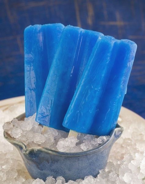 Blue raspberry popsicle Raspberry Popsicles, Blue Ice Cream, Everything Is Blue, Ice Pop, 17 Kpop, Color Vibe, Blue Food, Blue Ice, Ice Pops