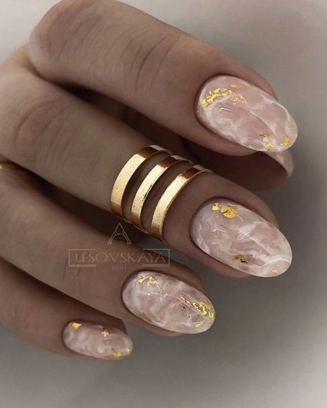 Marble Nails For Short Nails, Geode Nails, Nails Beige, Tan Nails, Ombre Gel Nails, Wedding Day Nails, Shellac Manicure, Marble Nail Designs, Marble Nails