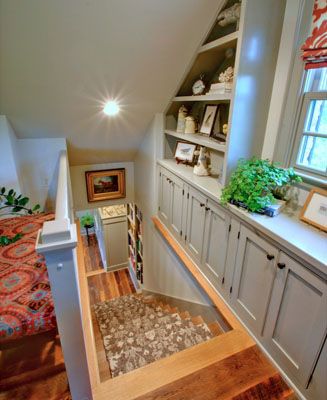 Attic Renovation Ideas, Finished Attic, Traditional Staircase, Small Attic, Attic Conversion, Attic Bathroom, Attic Design, Small Bedrooms, Attic Bedrooms