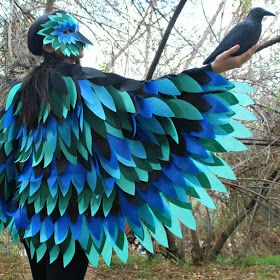 Diy Bird Costume, Hummingbird Costume, Bird Costume Kids, Bird Wings Costume, Sew Halloween, Parrot Costume, Costume Carnaval, Bird Costume, Diy Kostüm