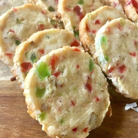 Pecans Candied, Easy Christmas Cookie Recipes, Green Cherries, Santa Cookies, Butter Cookie, Christmas Food Desserts, Christmas Snacks, Cookies Recipes Christmas, Sweets Recipes