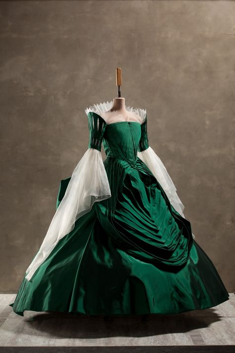 Gorgeous Dark Green Satin Gown Queen Clothes, Eiko Ishioka, Era Victoria, Evil Stepmother, 파티 드레스, Fantasy Dresses, Medieval Dress, Fantasy Dress, Historical Dresses