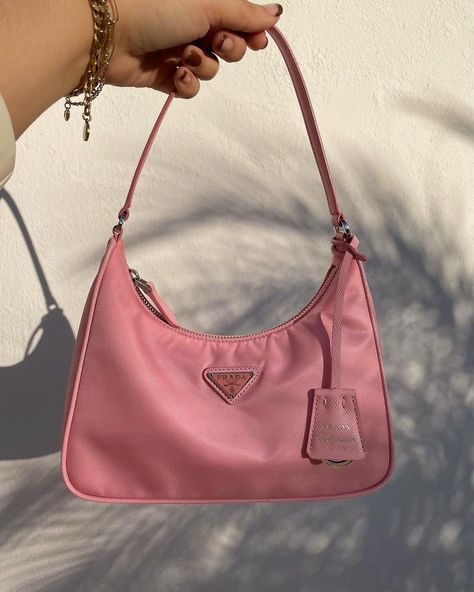 Labels with Lattes on Instagram: “My Prada bae for Valentine’s Day weekend 💕” Pink Prada Purse, Pink Prada Bag, Chanel Quilted Bag, Valentines Aesthetic, Valentines Day Bags, Pink Prada, Prada Purse, Aesthetic Pin, Prada Pink