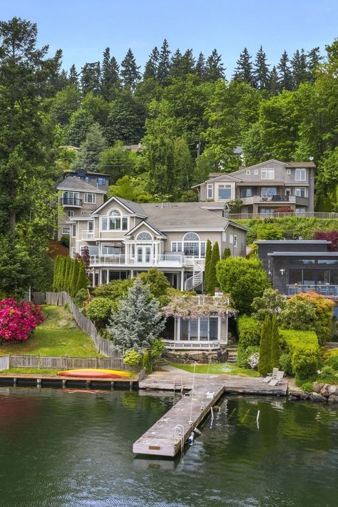 House Beside Lake, Lake View Homes Big Windows, Lakeside House Aesthetic, House On The Water Aesthetic, House Near Sea, Lakeside Mansion, Houses On The Water, Small Mansions, Lakeside Deck