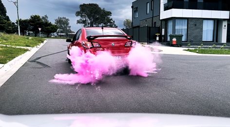 Burnout baby girl gender reveal in a Holden Girl Gender Reveal, Baby Gender Reveal, Baby Gender, Reveal Parties, Gender Reveal Party, Gender Reveal, Baby Girl