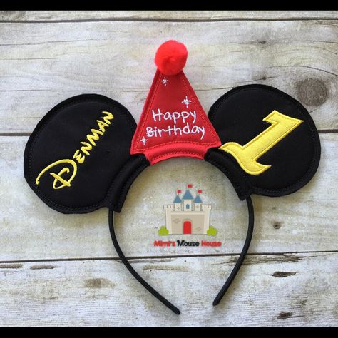 Cute adorable Disney mouse ears personalized with your name and age. Customized colors are available.  https://www.etsy.com/listing/451314464/birthday-mouse-ears-in-black-with-a-red Decorate Mickey Ears Party, Boys Mickey Ears, Birthday Ears Disney, 21st Birthday Mickey Ears, Goofy Movie Mickey Ears, Mickey Mouse First Birthday, Mickey Mouse 1st Birthday, Disney Mouse Ears, Diy Mickey Ears