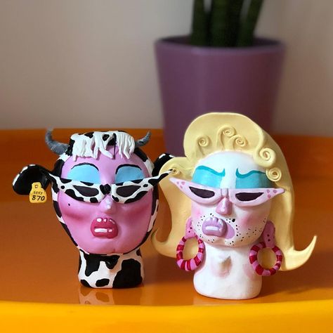 Juno Birch on Instagram: “Shelly Showdown and Cynthia are now £80 on my shop. Each one comes with her very own gift box filled with pink straw, 2 A6 card prints,…” Juno Birch, Tanah Liat, Ceramics Pottery Art, Clay Art Projects, Arte Inspo, Diy Clay Crafts, Sculpture Clay, Clay Ceramics, Ceramic Clay