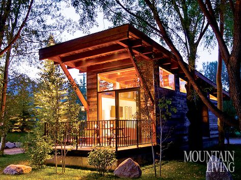 Tiny Homes on the Go - Mountain Living Modular Home Prices, Design Casa Piccola, Shipping Container Home Builders, Prefab Guest House, Prefab Shipping Container Homes, Cabin Modern, Ski Cabin, Tiny Cabins, Modular Home