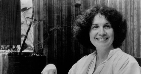 Alice Munro, a Literary Alchemist Who Made Great Fiction From Humble Lives Story Dice, Alice Munro, Jonathan Franzen, Russian Writers, Julie Christie, Dance Movies, Nobel Prize In Literature, Nobel Prize Winners, Story Writer