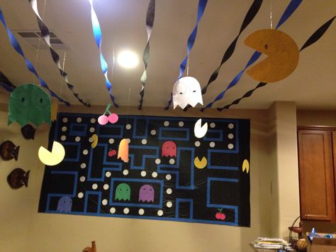 Pacman birthday party idea Pacman Party Decorations, Pacman Party Ideas, Arcade Birthday Party Ideas, Pacman Decorations, Pacman Birthday Party, Pacman Birthday, Arcade Birthday, Pac Man Party, Video Games Birthday Party