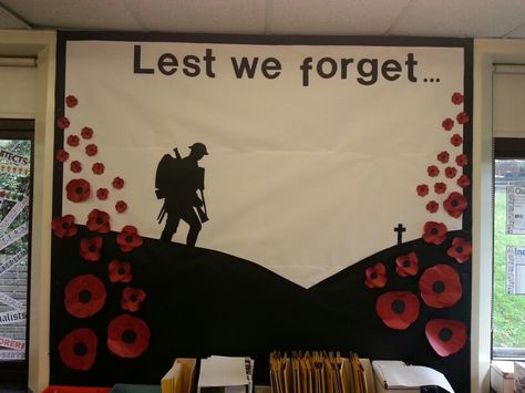 Remembrance day classroom display                                                                                                                                                                                 More Ww1 Display, Remembrance Day Posters, Remembrance Day Activities, Remembrance Day Art, Veterans Day Activities, School Library Displays, Remembrance Day Poppy, Remembrance Poppy, Remembrance Sunday