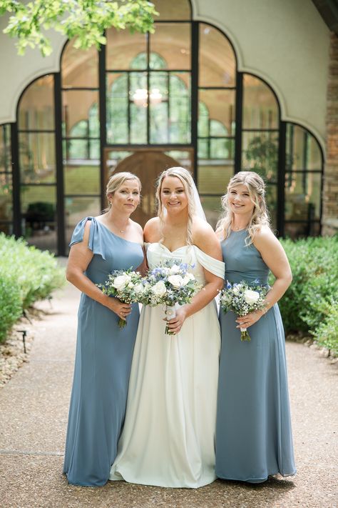 Small Bridal Party Photos | Stonegate Glass Chapel | Dusty Blue Bridesmaids | Photos by Shalyn O'Neal Photography Small Bridal Party Photos, Small Bridal Parties, Glass Chapel, Small Wedding Party, Bridesmaid Party, Bridesmaids Photos, Bridal Party Photos, Blue Bridesmaids, Party Photos