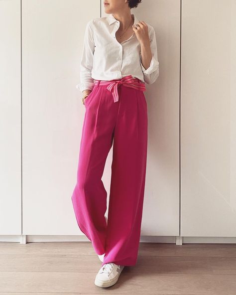 Chic Summer Pants With Pull-on Style, Look Pantalon Rose, Chic Pull-on Style Summer Pants, Fushia Pants, Chic Tailored Pink Pants, Outfit Chemise Rose, Pantalon Rose, Rose Fushia, Fashion Ideas