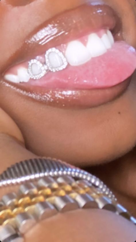 Women’s Teeth Grills, Gold Fronts For Women Teeth, One Tooth Grill Women, Girls Grills Teeth, Women’s Grill Teeth, Womens Grillz Teeth, Kim Kardashian Grills, Girl Grillz Gold Grill, Outline Grill Teeth