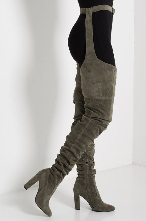 Rihanna Green, High Boots Outfit, Faux Suede Boots, Mini Robes, Long Boots, Heel Boots, Thigh High Boots, Boots Outfit, Mode Style