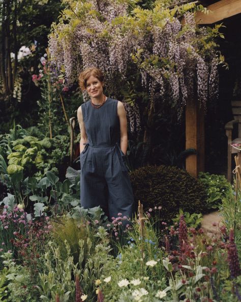 Alys Fowler, Tom Stuart Smith, Queer Women, Garden Goddess, Companion Gardening, Queer Fashion, Mediterranean Garden, Chelsea Flower, Chelsea Flower Show