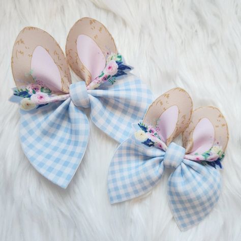 These adorable sailor style bows are so cute for all ages.  Classic sailor bows measure approximately 5 inches. Mini sailor bows measure approximately 3.5 inches. All are available on nylon headband, nylon hair tie, or alligator clip. Nylon headbands fit newborn to adult.  If ordering on a clip, clip will be placed so it can be worn on the right. If you would like it to be worn on the left, please make a note in the comments when ordering.  All bows are handmade. There may be some variation in s Sailor Bow, Easter Bows, Sailor Style, Basket Gift, Sailor Fashion, Easter Gift Baskets, Bow Hair Accessories, Plaid Bow, Bow Shoes