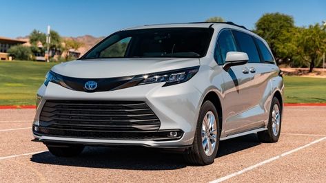 The minivan was once seen as the successor to the station wagon, but SUVs have stolen the minivan’s popularity over the years. Nonetheless, Toyota continues to persevere with the Sienna, offering unmatched utility while giving a nod to soccer moms everywhere. https://journal.classiccars.com/2023/11/03/review-2023-toyota-sienna-xle-awd-woodland-edition/ Toyota Sienna Interior, Sienna Van, Soccer Moms, Roof Rails, Toyota Sienna, Minivan, Soccer Mom, Entertainment System, Station Wagon