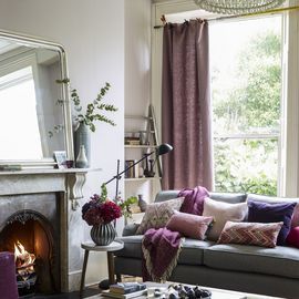 Living Room Without Rug, Plum Living Room, Warm Living Room Ideas, Cosy Living Room Ideas, Cozy Neutral Living Room, Purple Living Room, Winter Living Room, Living Room Warm, Cosy Living