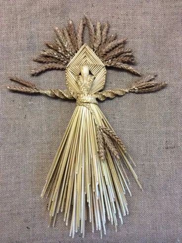 Dnd Costume, Straws Crafts, Corn Dolls, Corn Dollies, Summer And Winter Solstice, Wheat Weaving, Pagan Christmas, Pagan Beliefs, Traditional Decoration