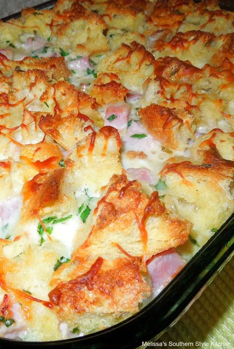 Ham Breakfast Casserole, Brunch Bake, Ham And Swiss, Ham Breakfast, Breakfast Quiche Recipes, Baked Breakfast Recipes, Brunch Casserole, Breakfast Casseroles, Breakfast And Brunch