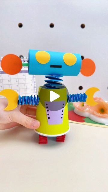 Robot Recycled Materials, Toy From Recycled Materials, Robot Arts And Crafts, Robotics Activities For Kids, Easy Inventions For Kids, Things To Make With Cans, Recycled Projects For Kids, How To Make A Robot, Paper Robot Craft