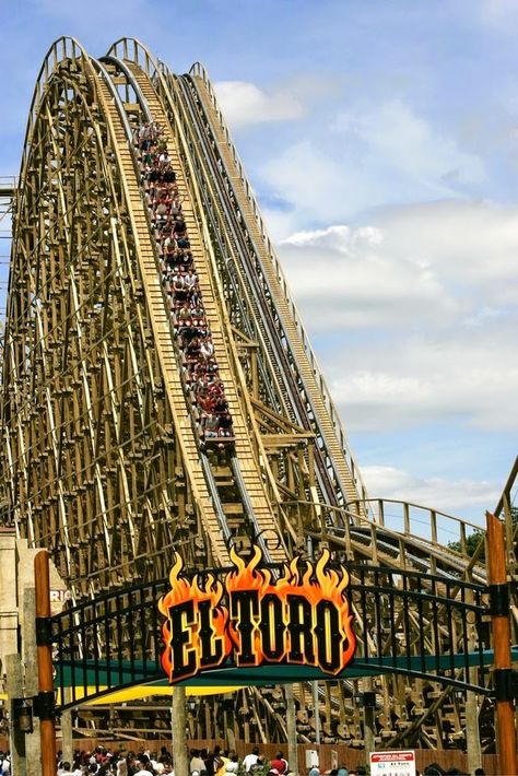 10 Amazing & Scariest Rollercoasters in the World | El Toro, Six Flags Great Adventure, Jackson, New Jersey, USA Six Flags Great Adventure, Best Amusement Parks, Wooden Roller Coaster, Theme Parks Rides, Amusement Park Rides, Roller Coaster Ride, The Giants, Six Flags, Jersey Girl