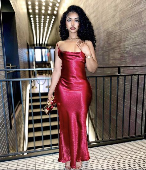 Mode Rihanna, Red Prom Dresses, Valentine Dress, Red Prom, Looks Street Style, Looks Chic, Red Prom Dress, Red Satin, Evening Dresses Long