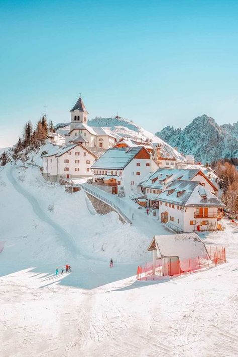 Capri Italia, Italy Winter, Snow Flakes, Winter Vibes, Winter Magic, Winter Scenery, Winter Pictures, Northern Italy, Beautiful Places In The World