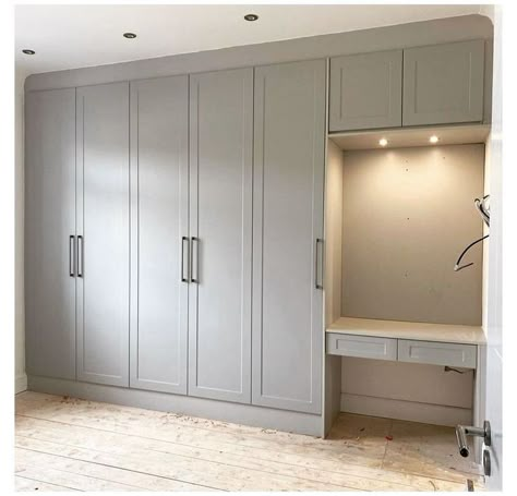 Built In Wardrobe Ideas Layout, Bedroom Built Ins, Bedroom Built In Wardrobe, Bedroom Cupboards, Closet Design Layout, Built In Cupboards, Wardrobe Room, Build A Closet, Bedroom Closet Design