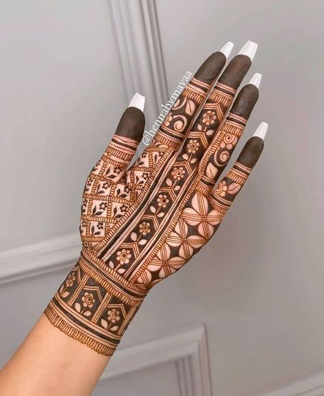 Mehendi design Tikki Mehndi, Traditional Mehndi Designs, Short Mehndi Design, Mehndi Mehndi, Eid Mehndi, Front Mehndi Design, मेहंदी डिजाइन, Simple Jewellery, Full Mehndi Designs