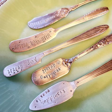 Butter Knife Crafts, Engraving On Metal, Silverware Repurposed, Stamped Silverware, Flatware Crafts, Silver Stamping, Stamp Letter, Stamping Crafts, Cutlery Art