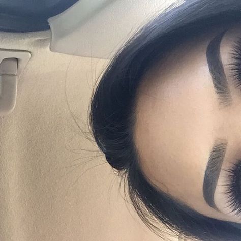 Full Brows Aesthetic, Long Eyelashes And Thick Eyebrows, Bushy Eyebrows Aesthetic, Long Thick Eyelashes Aesthetic, Zendaya Eyebrows, Instagram Eyebrows, Eyebrow Makeup Products, Brow Goals, Eyebrows Goals